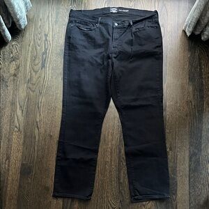 Signature by Levi Strauss Women’s Curvy Straight Jeans Black Denim, 22M W36 L32